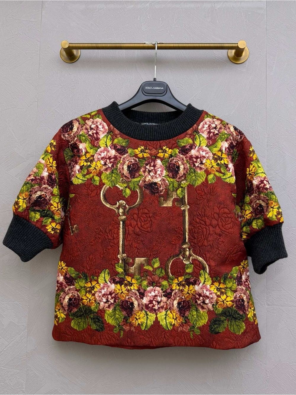 🚩steal Dolce & Gabbana Burgundy Floral Embroidered Kids Sweatshirt